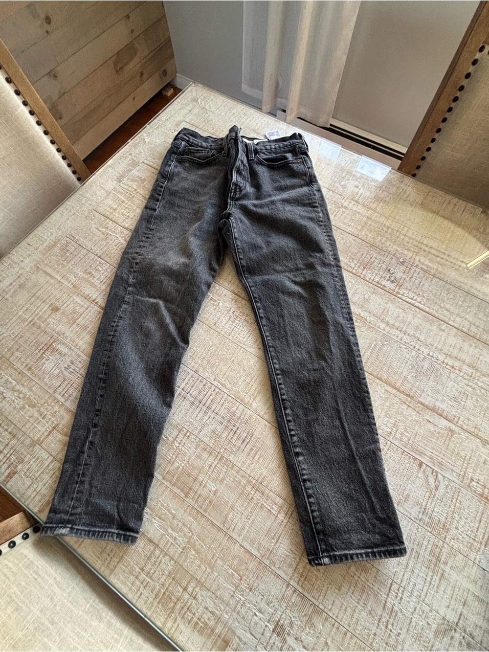 Levi’s wedgie Jean. Women size 28